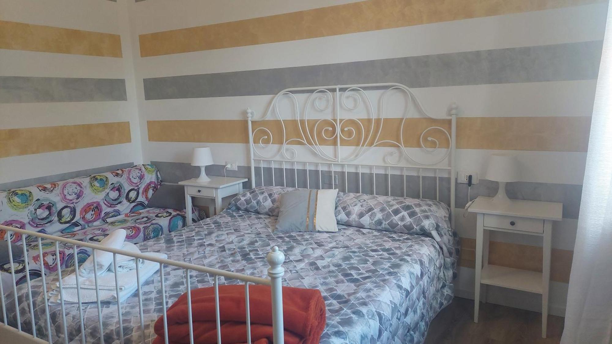 B&B Villa Giulia เดเซนซาโนเดลการ์ดา ภายนอก รูปภาพ