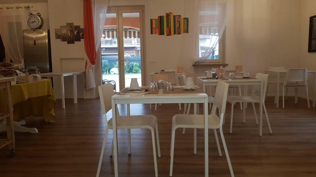 B&B Villa Giulia เดเซนซาโนเดลการ์ดา ภายนอก รูปภาพ