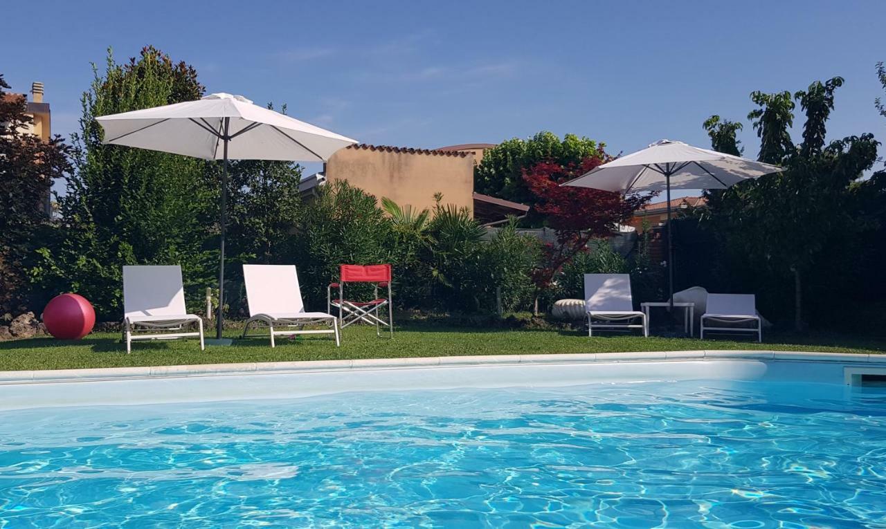 B&B Villa Giulia เดเซนซาโนเดลการ์ดา ภายนอก รูปภาพ